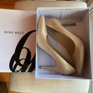 ✨ HP ✨ Nine West Patent Nude Pumps, Size 9